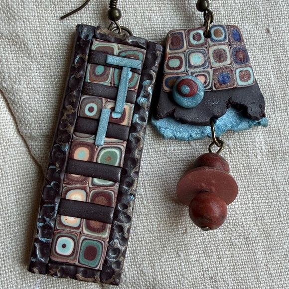 🧚🏼‍♀️ Unique 🧚🏼‍♀️Handmade Abstract Earrings - Picture 2 of 8